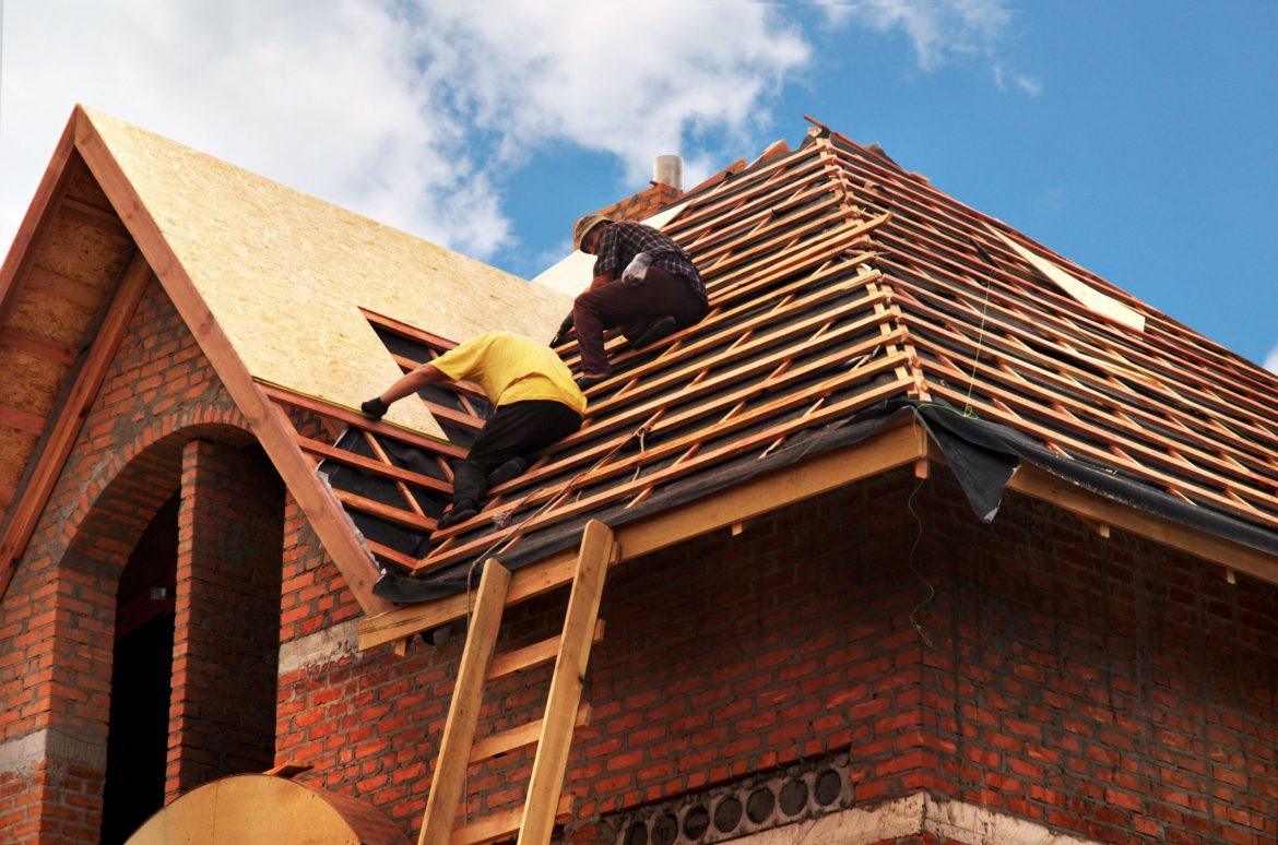 What Does a Roofing Contractor Do?